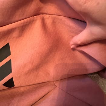 Adidas Eşofman Altında Dikiş Aksaklığı Kısa Sürede Yırtılma Ve Değişim Talebi