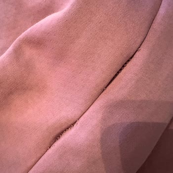 Adidas Eşofman Altında Dikiş Aksaklığı Kısa Sürede Yırtılma Ve Değişim Talebi