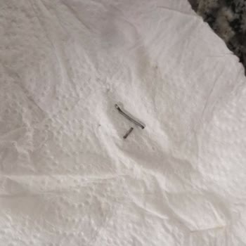 Petek Balında Metal Parça Çıktı, Sağlık Tehlikesi Ve Akgül Tavukçuluk İletişimsizliği