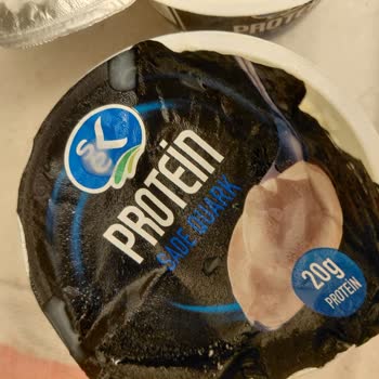 Son Kullanma Tarihi Geçmemiş Sek Protein Quark Ürünlerinin Küflenmesi Ve Yetersiz Telafi