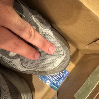 Skechers Hillcrest 2.0 Ayakkabısında Üretim Hatası İddiası Olmadan Değişim Reddi