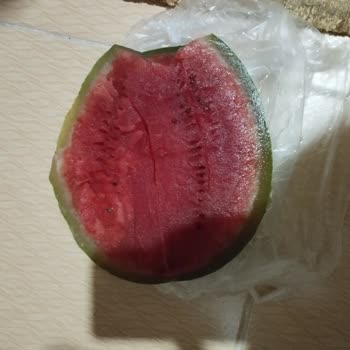 BİM Şubesinde Çürük Karpuz Satışı Ve Sağlık Riski