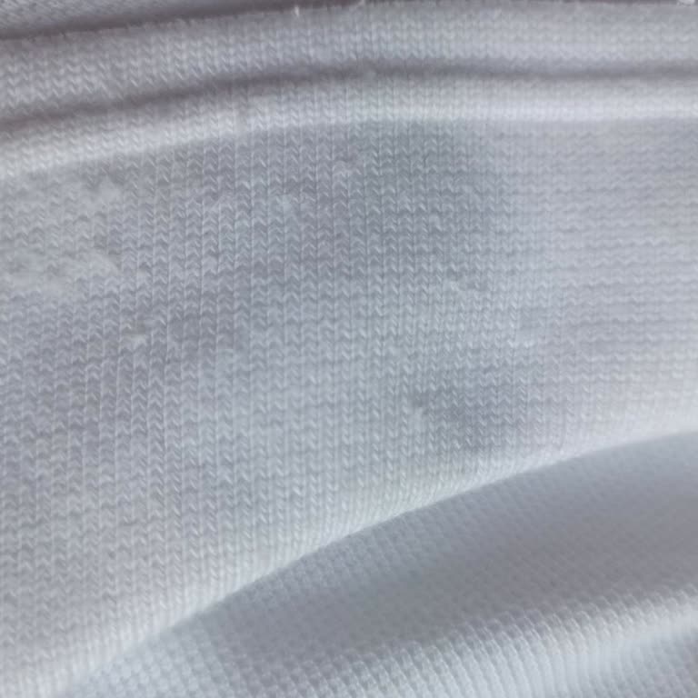 Mavi Yeni Aldığım Polo Tişörtün Yakasında Tüylenme ve Değişim Talebi