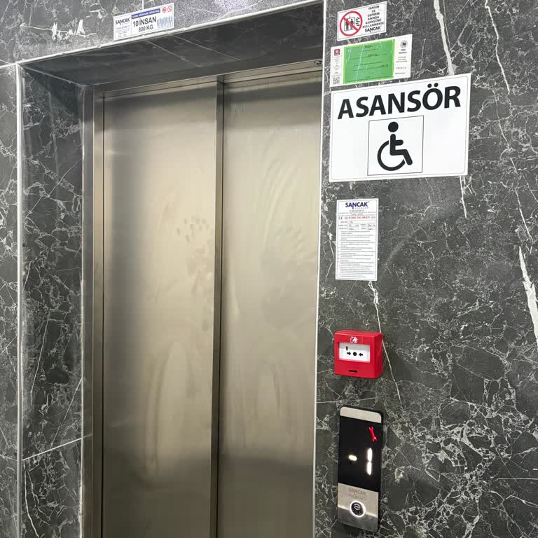 Sürekli Asansör Arızası Can Güvenliğini Tehdit Ediyor