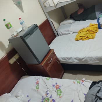Koğuş Tarzı Oda Ve Çalışan Kırmızı Etiketli Asansör