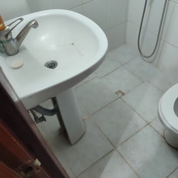 Koğuş Tarzı Oda Ve Çalışan Kırmızı Etiketli Asansör