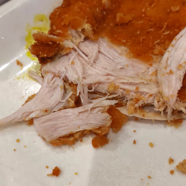 Bademli Çıtır Schnitzel’in Çiğ Gelmesi Ve Personelin Umursamaz Davranışı