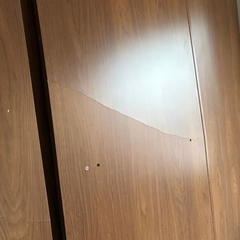 Kırık Gardırop Parçaları İçin Enza Home'dan Cevap Gelmiyor
