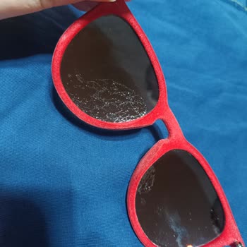 Rayban Güneş Gözlüğünün Cam Kaplaması Bir Saatte Soyuldu, Garanti Reddedildi