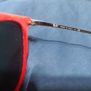 Rayban Güneş Gözlüğünün Cam Kaplaması Bir Saatte Soyuldu, Garanti Reddedildi