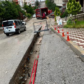 Kazı Sonrası Asfalt Eksikliği Dairede Su Baskınına Yol Açtı