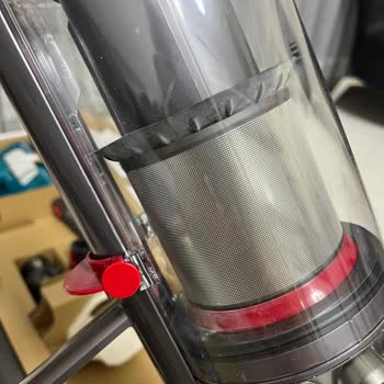 Sıfır Aldığım Dyson Süpürge Kutuda Kullanılmış Toz Ve Kıllar İçeriyor