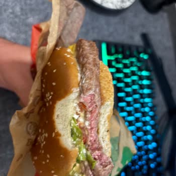 Çiğ Burger Teslim Edildi, İade Talebine Cevap Verilmedi