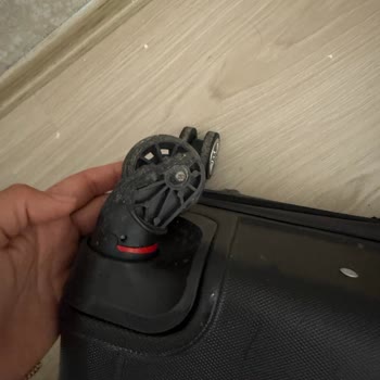 Ajet Uçuşumda Valizim Ağır Hasar Gördü Ve Yetersiz Teklif Sunuldu