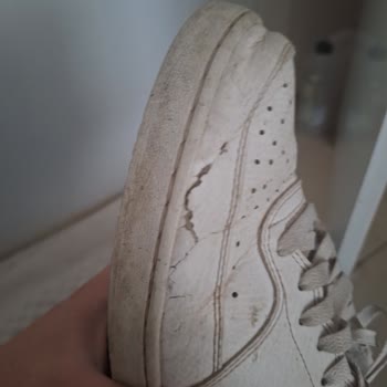 Nike Ayakkabıda Erken Yırtılma Ve Plastik Parça Çıkması, Mağaza İade Reddi