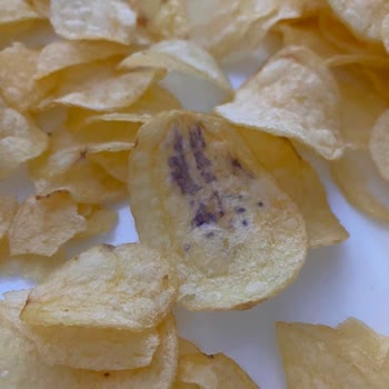 Lay's Cipsinde Mor Lekeli Bozuk Ürün: A101'de Güven Sarsıldı