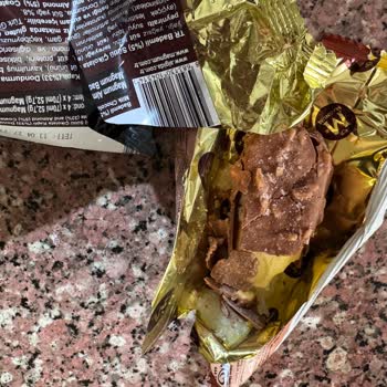 Magnum Badem Dondurması Bozuk Çıktı: Sağlık Endişesi Ve İade Talebi
