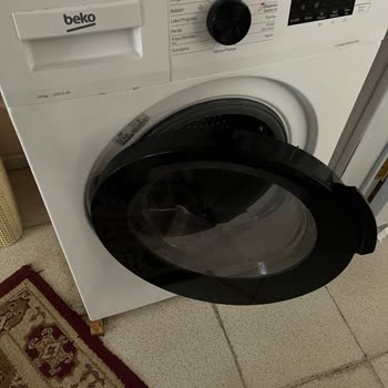 Beko Çamaşır Makinem Alttan Sızdırıyor Ve Paslanıyor, Mağaza Yardımcı Olmadı