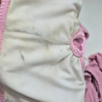 Kusurlu Bikini Üstündeki Delikler Ve Astar Sararmaları Nedeniyle İade Talebi