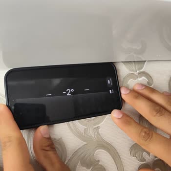 Airfel Klimanın Hatalı Montajı Ve Su Sızıntısı Duvar Kağıdımı Yok Etti