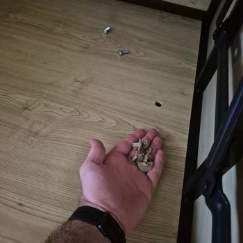 Eksik Gardırop Ve Hasarlı Mobilyalar İçin Acil Çözüm Talebi