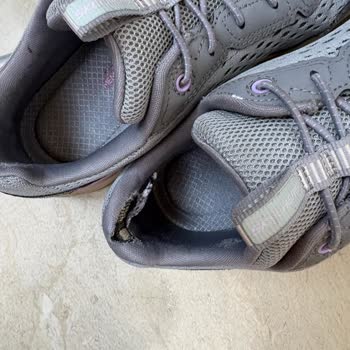 Skechers D'Lux Pro Menasha Ayakkabısında 5 Ayda Parçalanma Ve İade Talebi