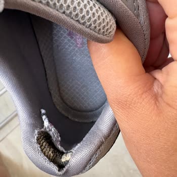 Skechers D'Lux Pro Menasha Ayakkabısında 5 Ayda Parçalanma Ve İade Talebi