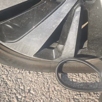 Patlayan Lastik Ve Yetersiz Yol Yardımı Sonrası Büyük Maddi Ve Güvenlik Mağduriyeti