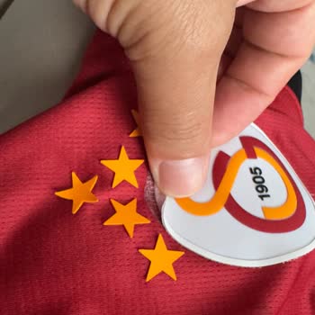Puma’dan Alınan Galatasaray Forması Kalitesiz, Emblem Soyuluyor Ve Değişim Reddi