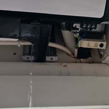 Montaj Hatası Sonrası Su Sızıntısı Ve Parke Hasarı