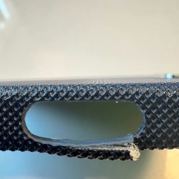 Zore Telefon Kılıfı Askı Bağlantısının Kırılması Ve Destek Eksikliği