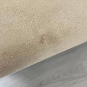 Koltuk Takımında Defolar Ve Personelin Saygısız Tutumu