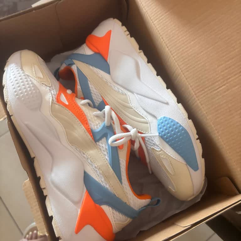 Sneaker Loops Mağazasının 15 Gün Kuralı Nedeniyle Kullanılmamış Ayakkabı Değişiminde Katı Tutumu