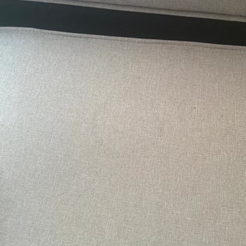 Keten Koltukların Sert Kumaşı Ve Müşteri Hizmetlerinin Çözüm Sunmaması