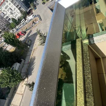 Daikin Yetkili Servisinin Spreyi Balkon Korkuluklarını Yaktı Tazminatı Reddetti