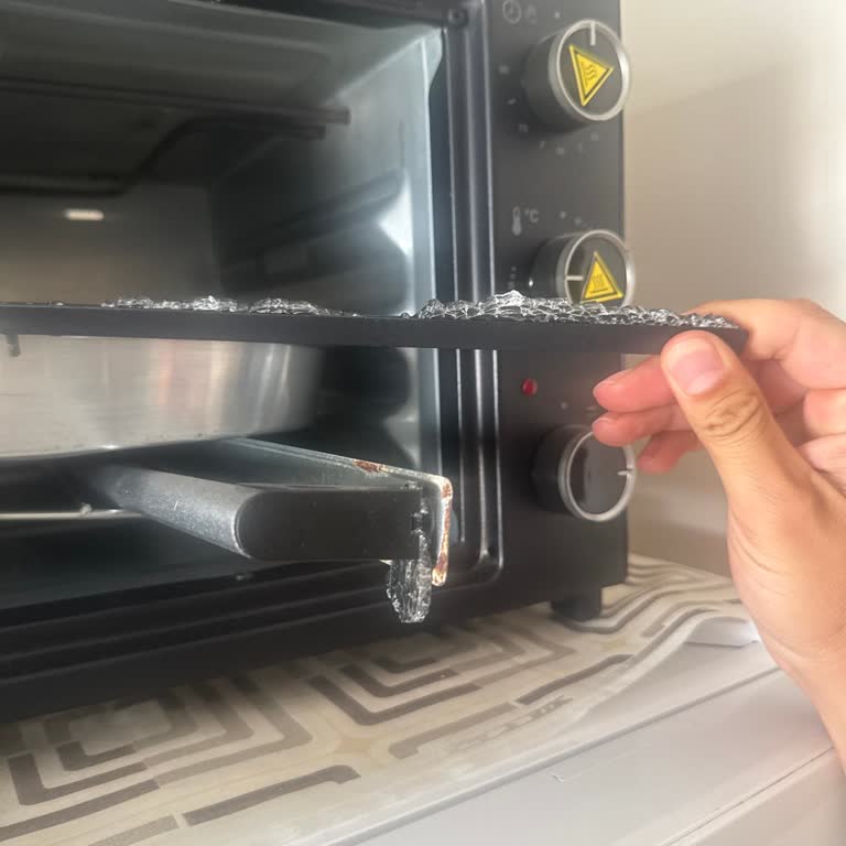 Patlayan Cam Ve Cevapsız Müşteri Hizmetleri