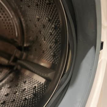 Patlama Benzeri Sesler Ve Duman Çıkan Vestel Çamaşır Makinesi Güvenliği Tehlikede