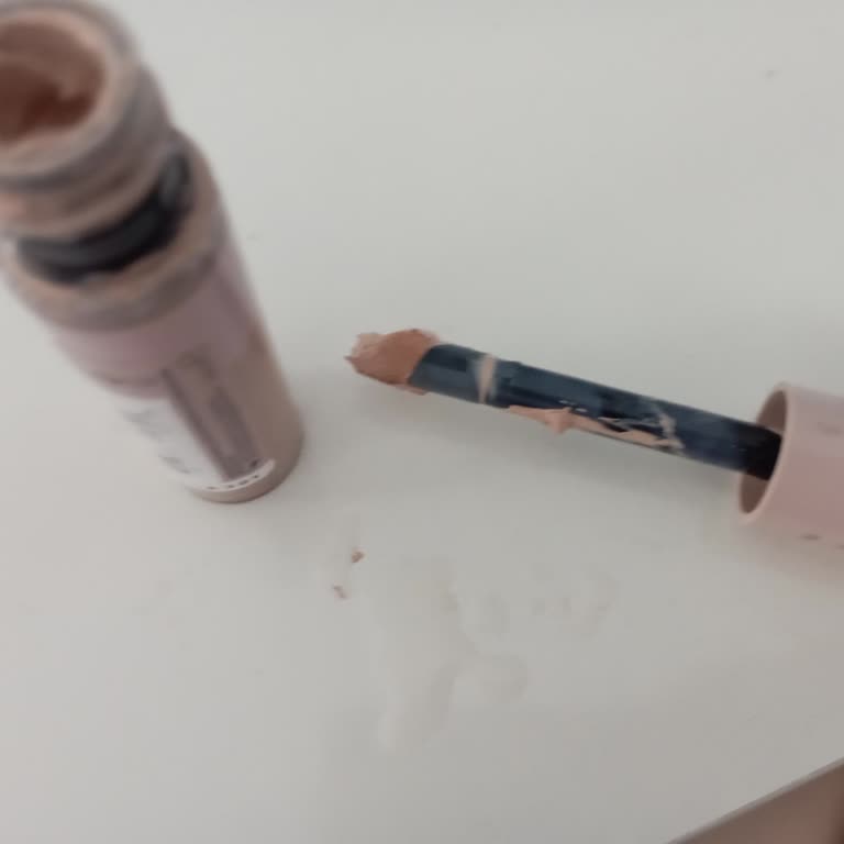 Maybelline Kapatıcı Akma Sorunu Ve Hijyen Şikayeti