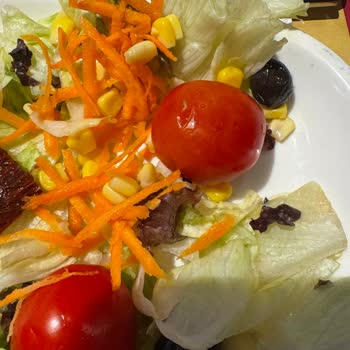 Tavuk Dünyası Salatasında Kurtlar, Sağlık Riski Oluştu