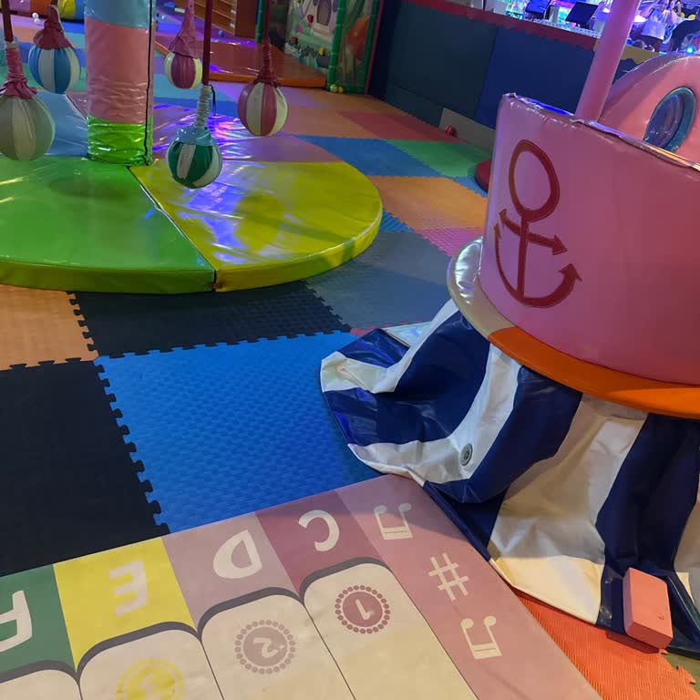 Happy Verse - Çocuk Oyun Alanı Ortam Son Derece Sıcaktı