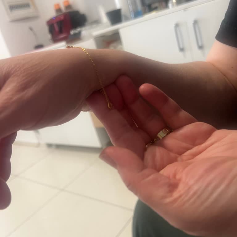 Çiçek Sepeti Sipariş Edilen Bileklik Çocuk Boyutunda Geldi, İade Ve Ücret İadesi Talebi