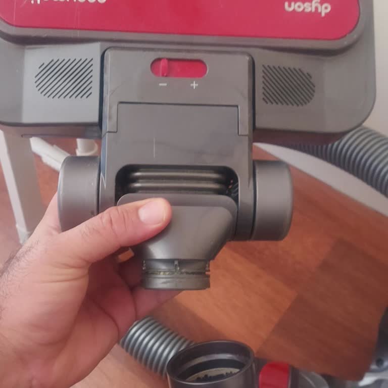 Dyson Süpürge Başlığı Kırıldı, 5.5 Bin TL Ücret Talebiyle Garanti Reddedildi