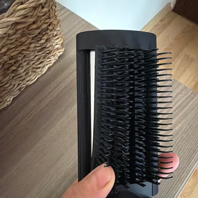 Dyson Saç Şekillendirici Tarağı Kırıldı, Yedek Parça Teslimatı Aylarca Gecikiyor