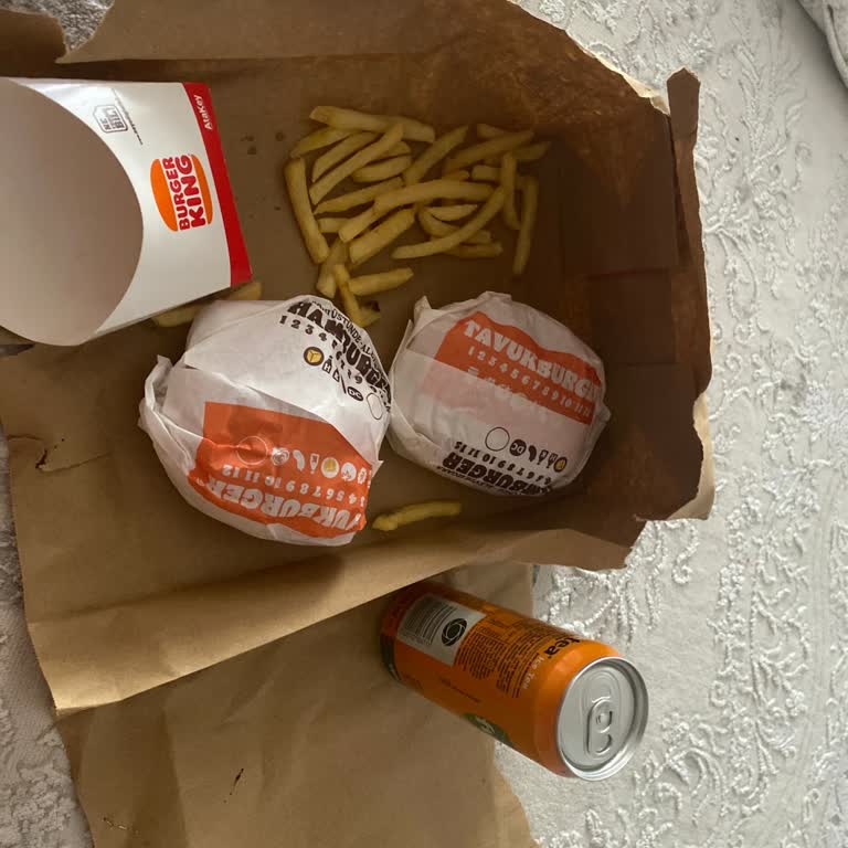 Siparişte Patates Boyu Yanlış, Sos Eksik Ve Yemekler Soğuk