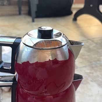 Boya Soyulması Sebebiyle Çaycı Demlik Değişimi Talebi