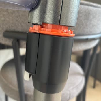 Philips 8000 Dikey Süpürge Tekrarlanan Boru Kırıkları Ve Ücretsiz Tamir İsteği