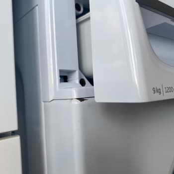 Garanti Kapsamındaki Beko Çamaşır Makinesinde Paslanma, Boya Atması Ve Kapak Çatlağına Çözüm Reddi