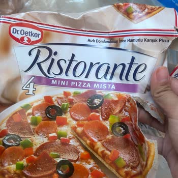 Pizza Üzerinde Böcek Görülmesi Ve Çözüm Talebim