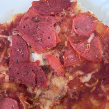 Pizza Üzerinde Böcek Görülmesi Ve Çözüm Talebim
