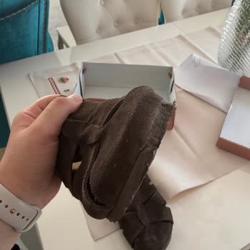 1600 TL’lik Terlik Ayıplı, İki Gün Sonra Kırıldı Ve Hepsiburada İncelemesi Reddetti
